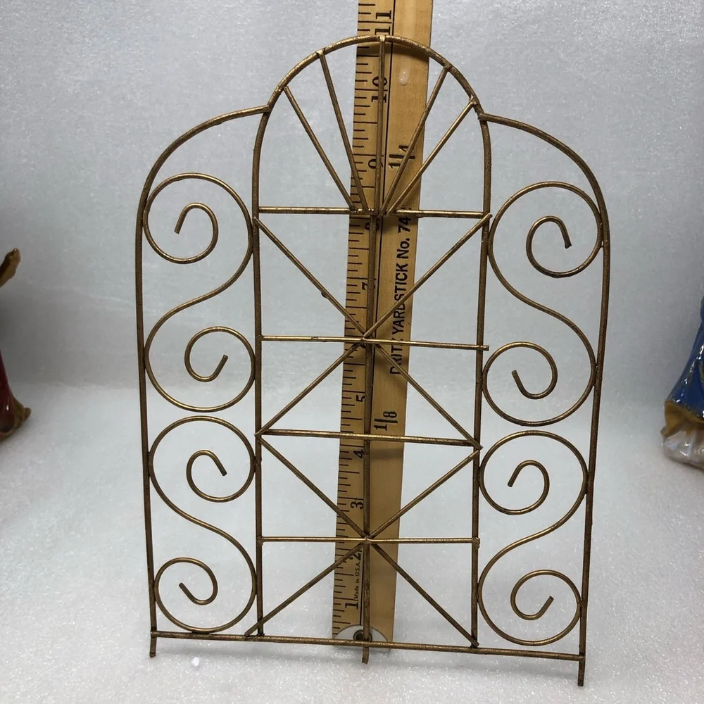 Classic Elements Ceramic Nativity Scene 10 Piece Set Plus Wire Gazebo - Picture 13 of 16